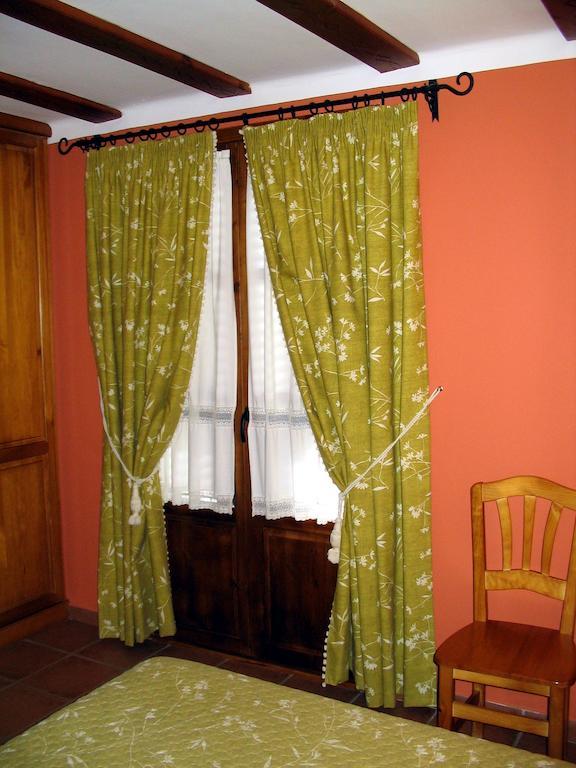 Apartamentos Casa Gallan Sarvisé Zimmer foto